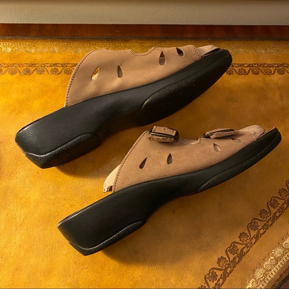 Spring Step FLEXUS Italian Made Leather Decca Slide Beige Sandal - Picture 7 of 13